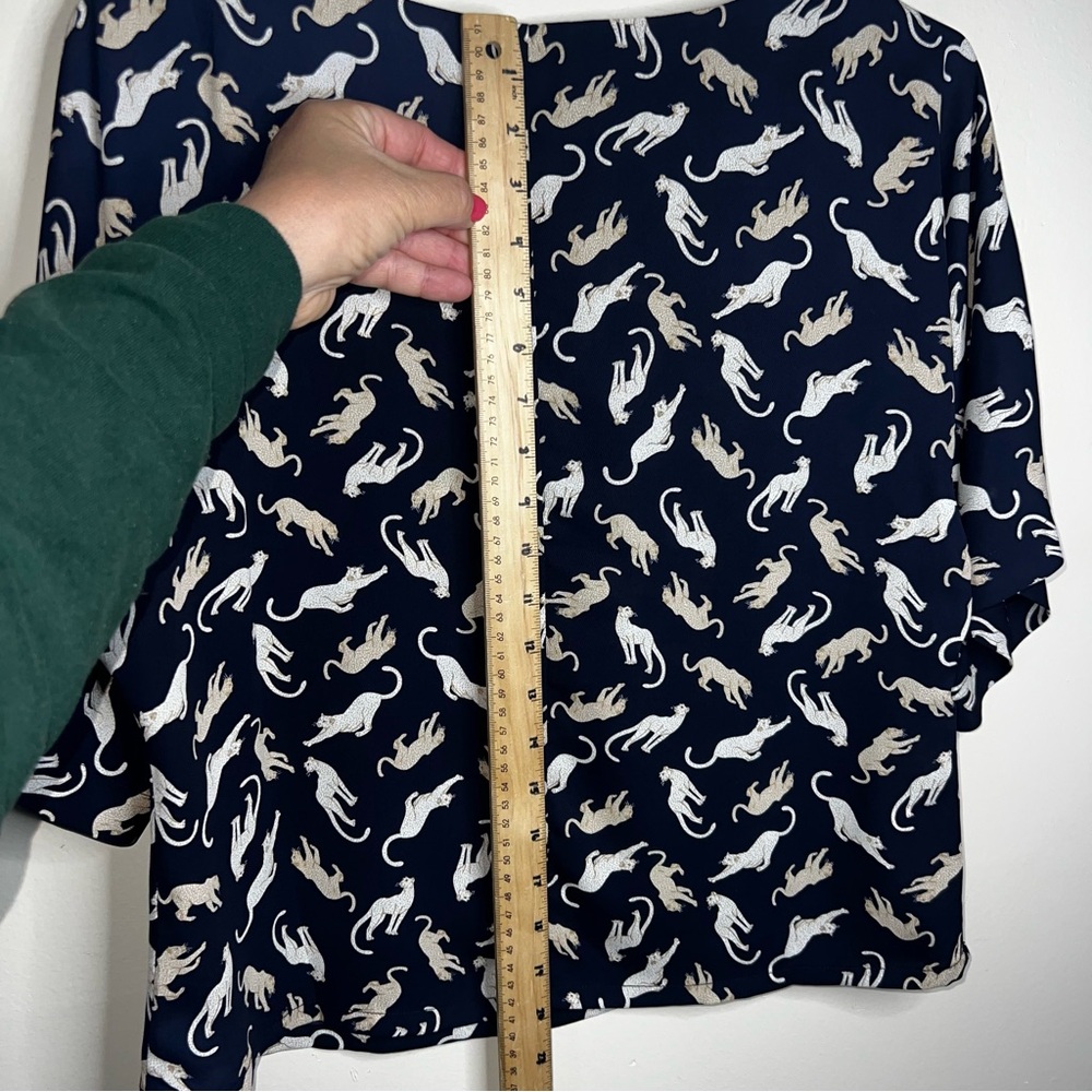 Ann Taylor Navy Cat Cheetah Top Short Sleeved Size XS - Picture 11 of 11
